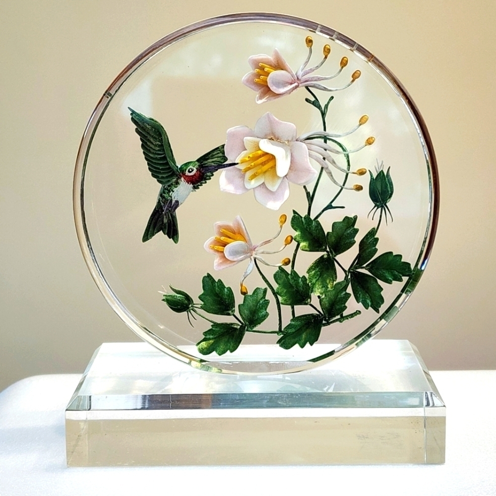 Vtg Lucite Paperweight Acrylic Reverse Cut Hand Painted Hummingbird Desk Decor